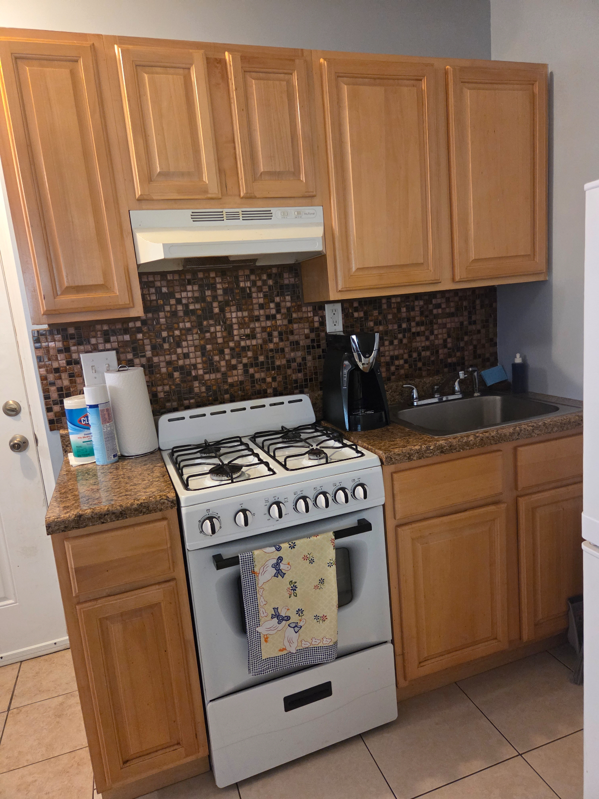 Bright & Private Studio Apartment - Perfect for Travel Professionals - Photo 4