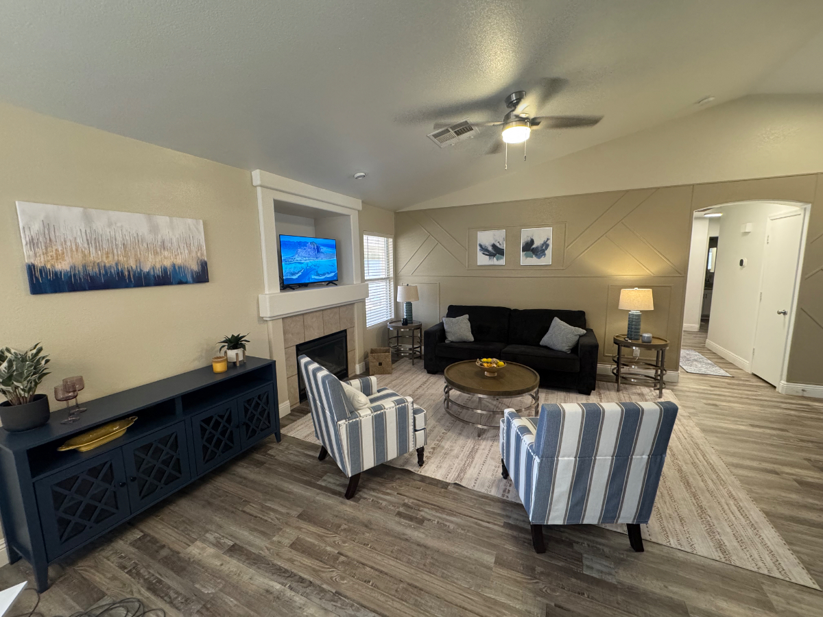 Your Las Vegas Home Base - Comfort, Convenience & Adventure - Photo 2