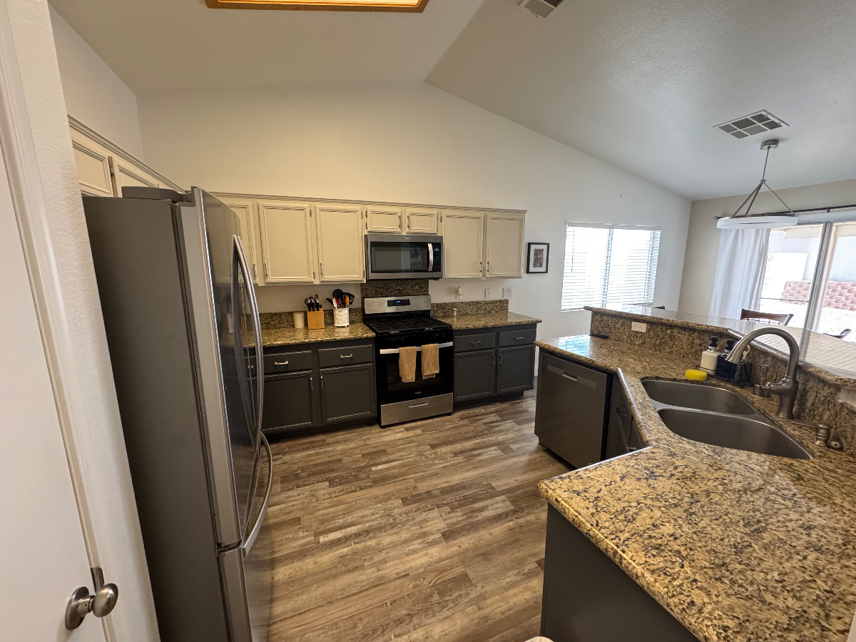 Your Las Vegas Home Base - Comfort, Convenience & Adventure - Photo 6