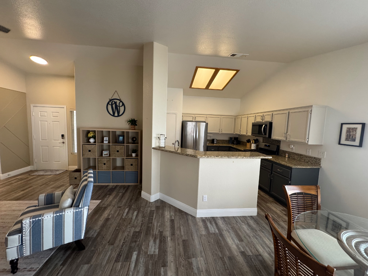 Your Las Vegas Home Base - Comfort, Convenience & Adventure - Photo 7