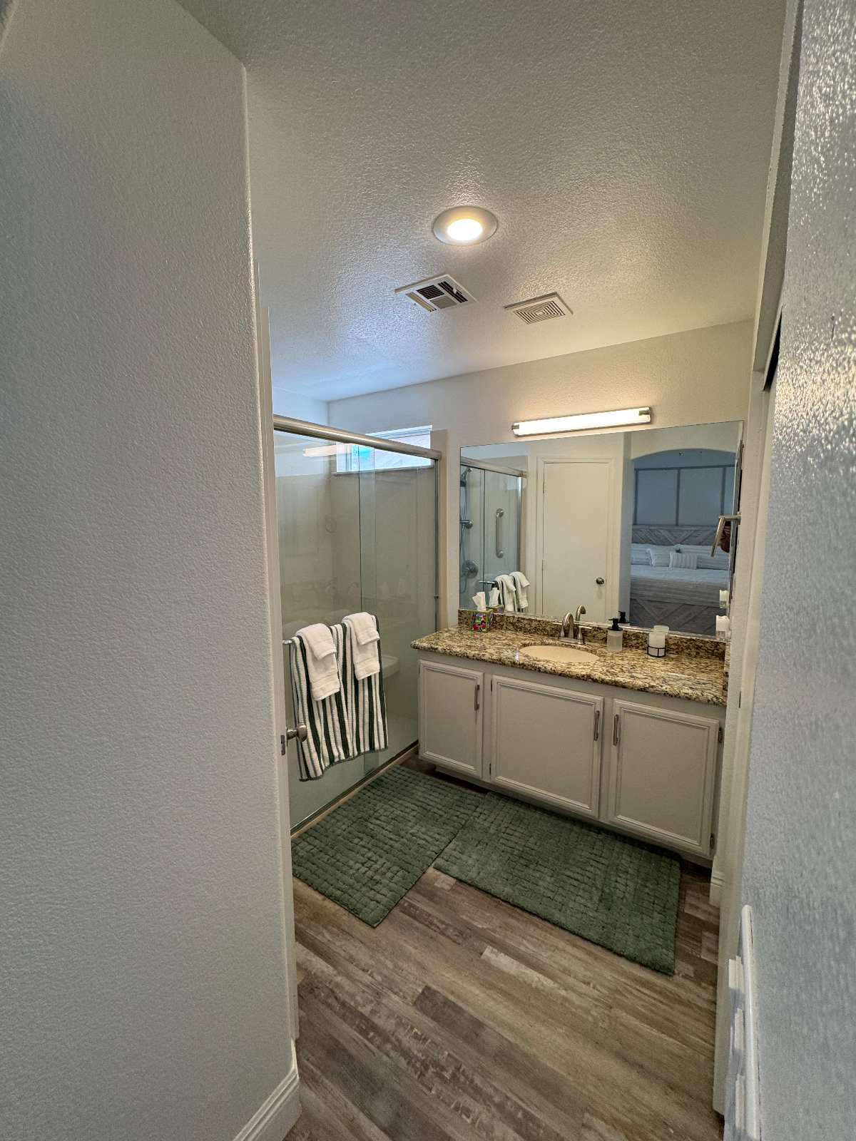 Your Las Vegas Home Base - Comfort, Convenience & Adventure - Photo 9