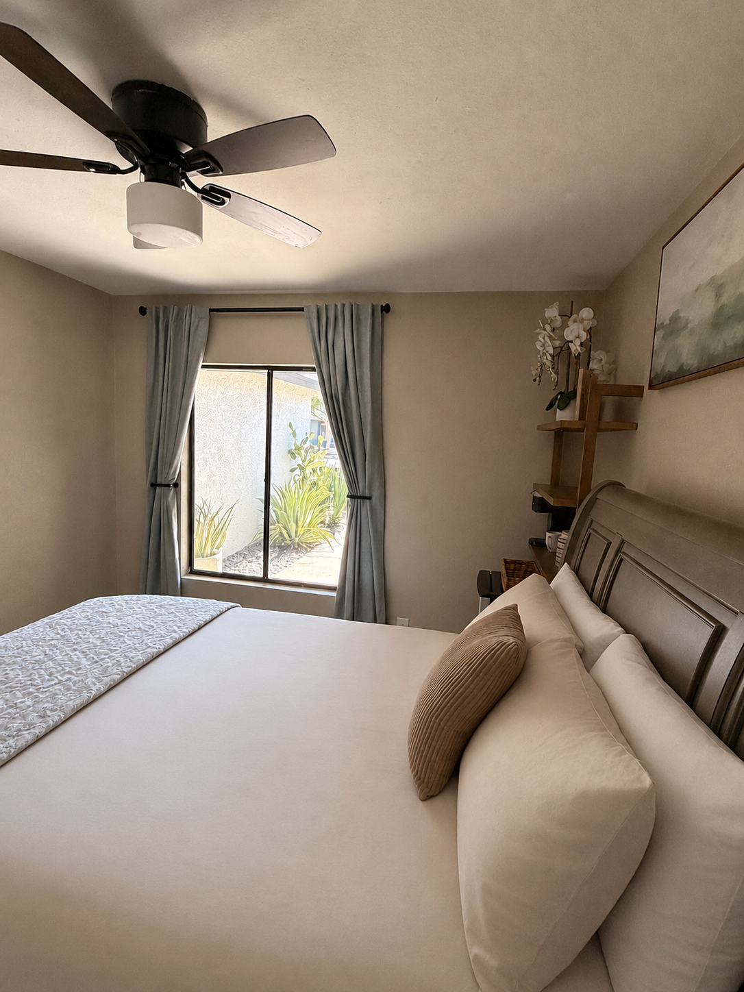 Guest Rooms with Gym, Pool, Fenced Backyard - Photo 5