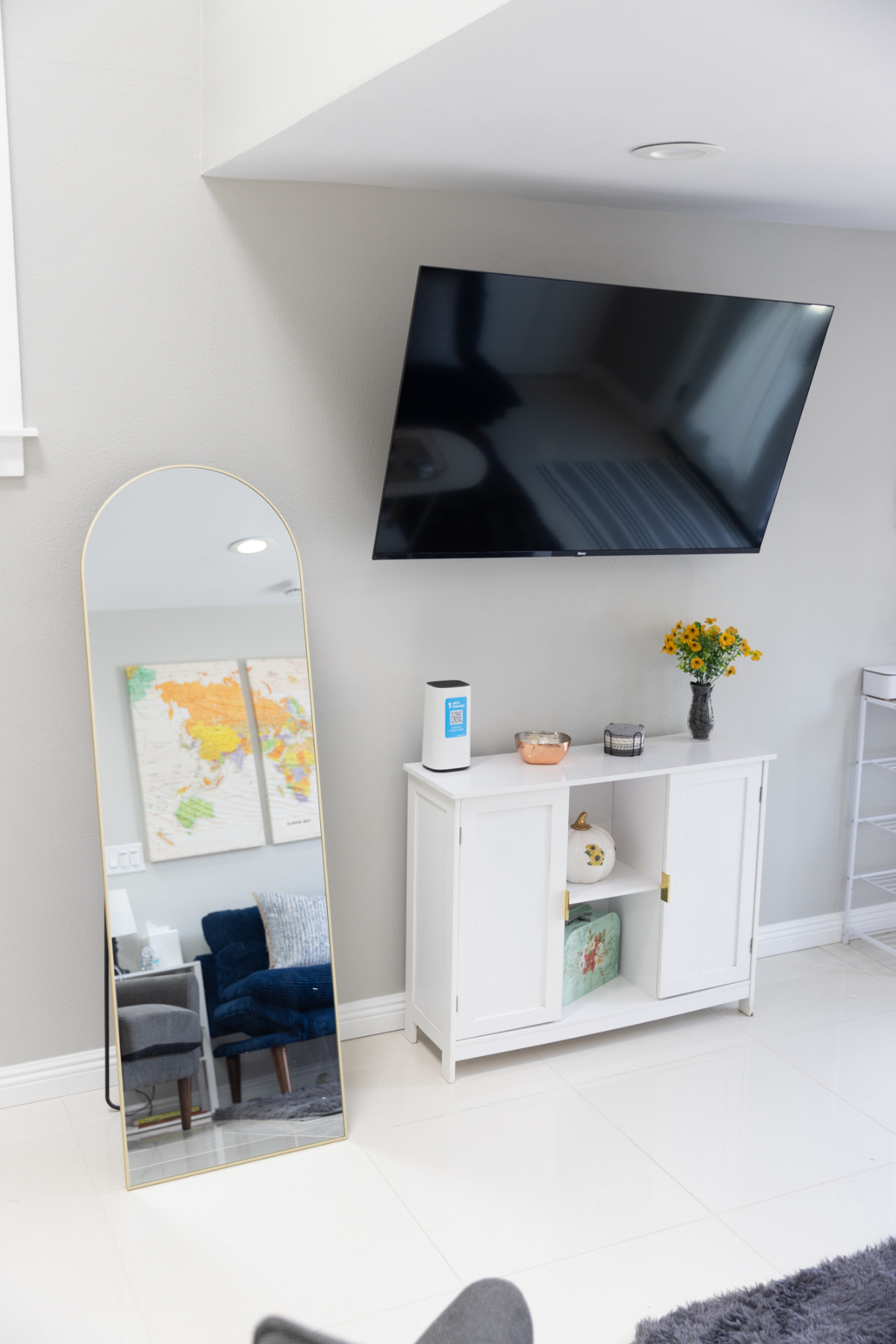 Brand-New Furnished Room with Smart TV, Laundry Access, Patio, and Beach Gear - Photo 1