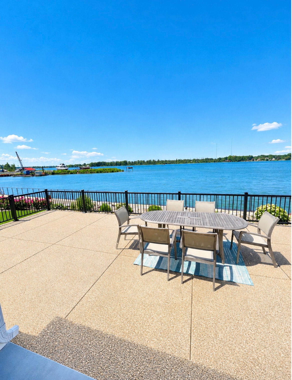 LUXURY WATERFRONT 3B/2B - Photo 5