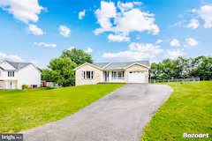 Pristine Pet-Friendly Ranch Home Near I-81, Rt. 9, Hospitals & MRB Regional Airport - Photo 11