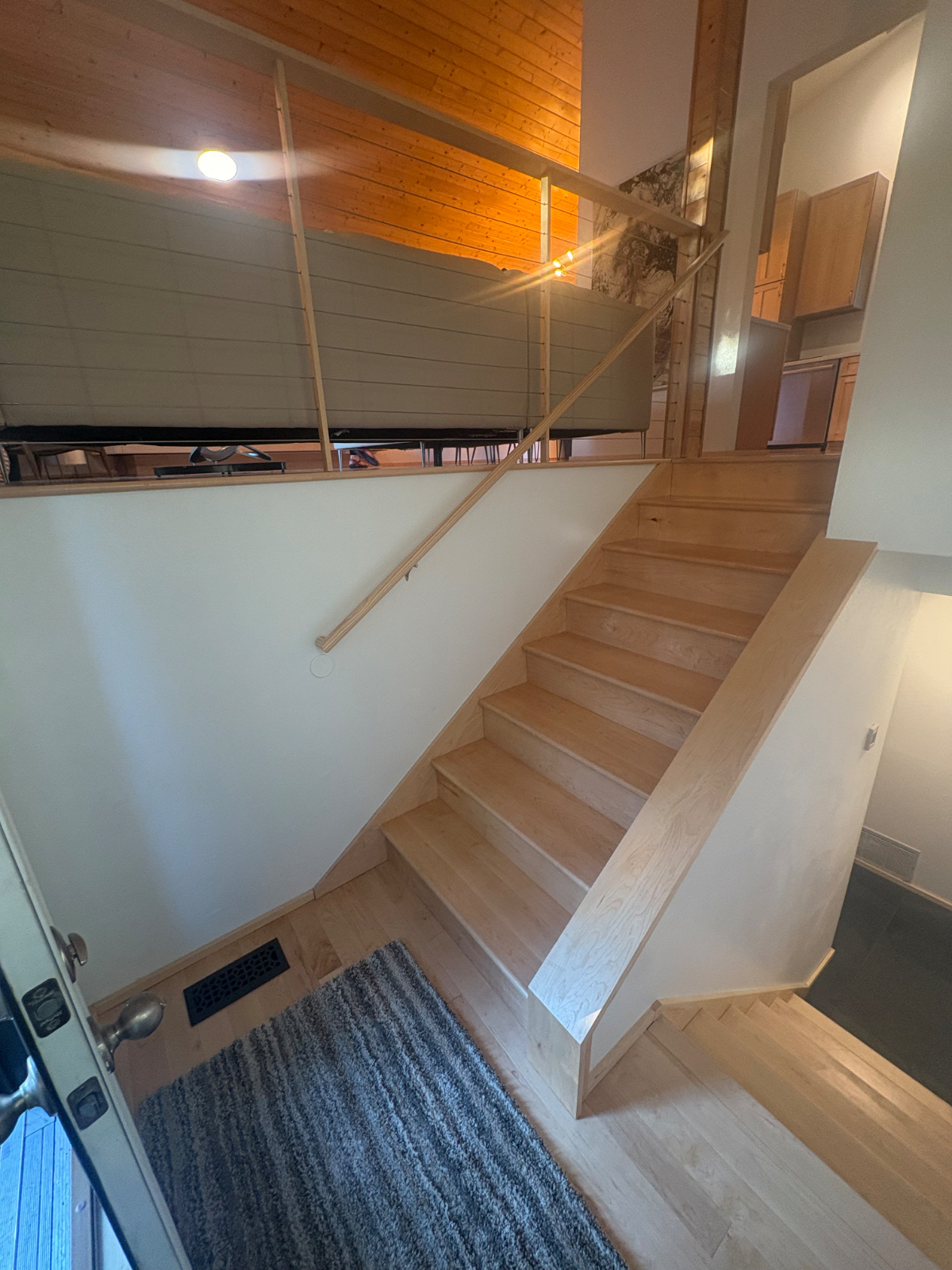 Modern Anchorage home - - Photo 9