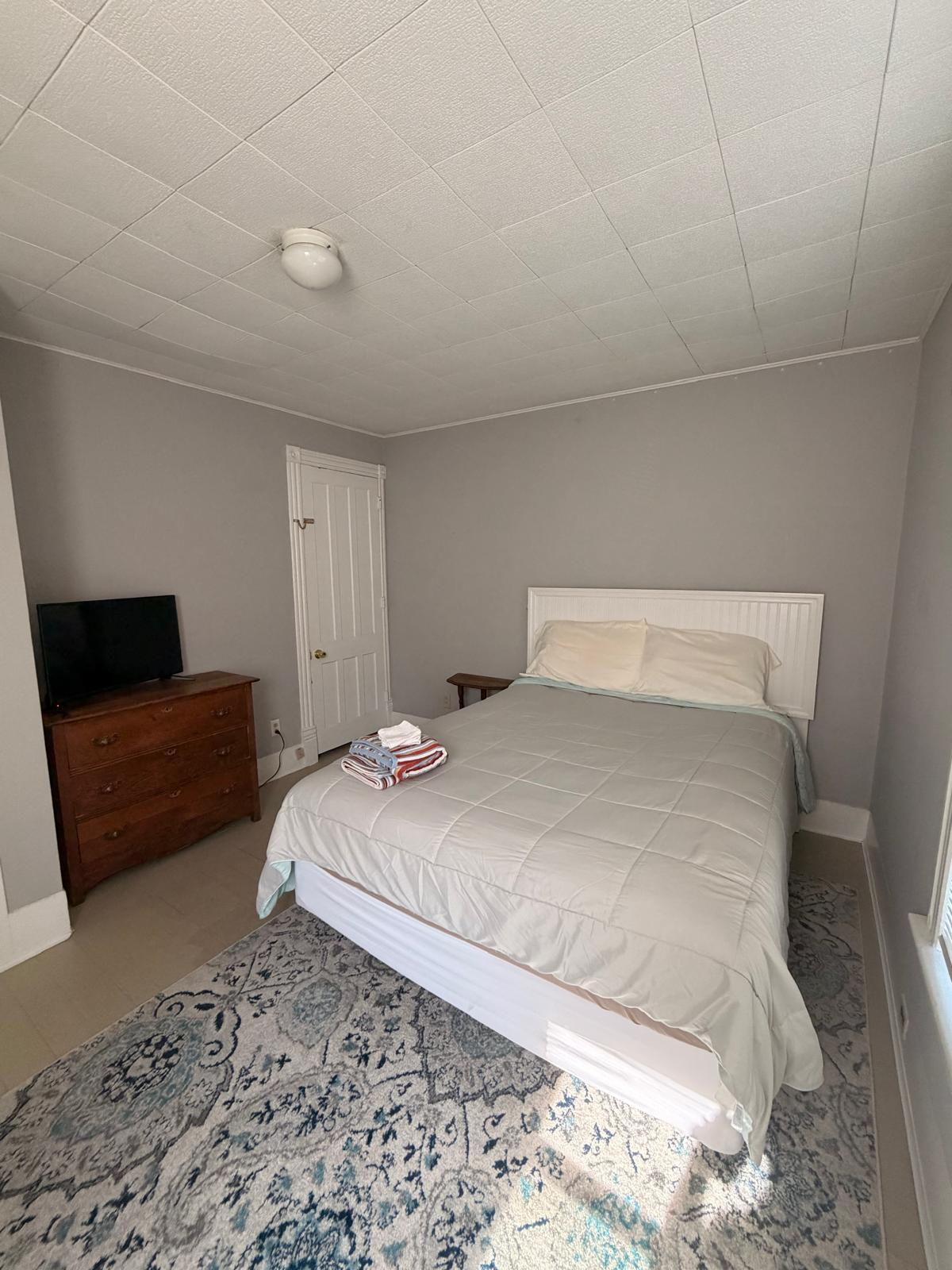 Furnished 3BR/1BA Apartment | Private Unit | Porch & Yard | Walk to A.O. Fox Hospital & Downtown - Photo 10