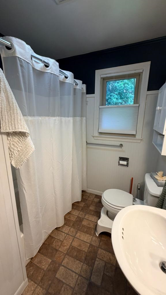 Convenient Rutland Home Near Rutland Regional Medical Center, Dining, And Outdoor Recreation - Photo 9