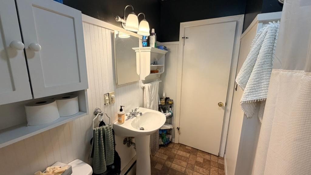 Convenient Rutland Home Near Rutland Regional Medical Center, Dining, And Outdoor Recreation - Photo 8