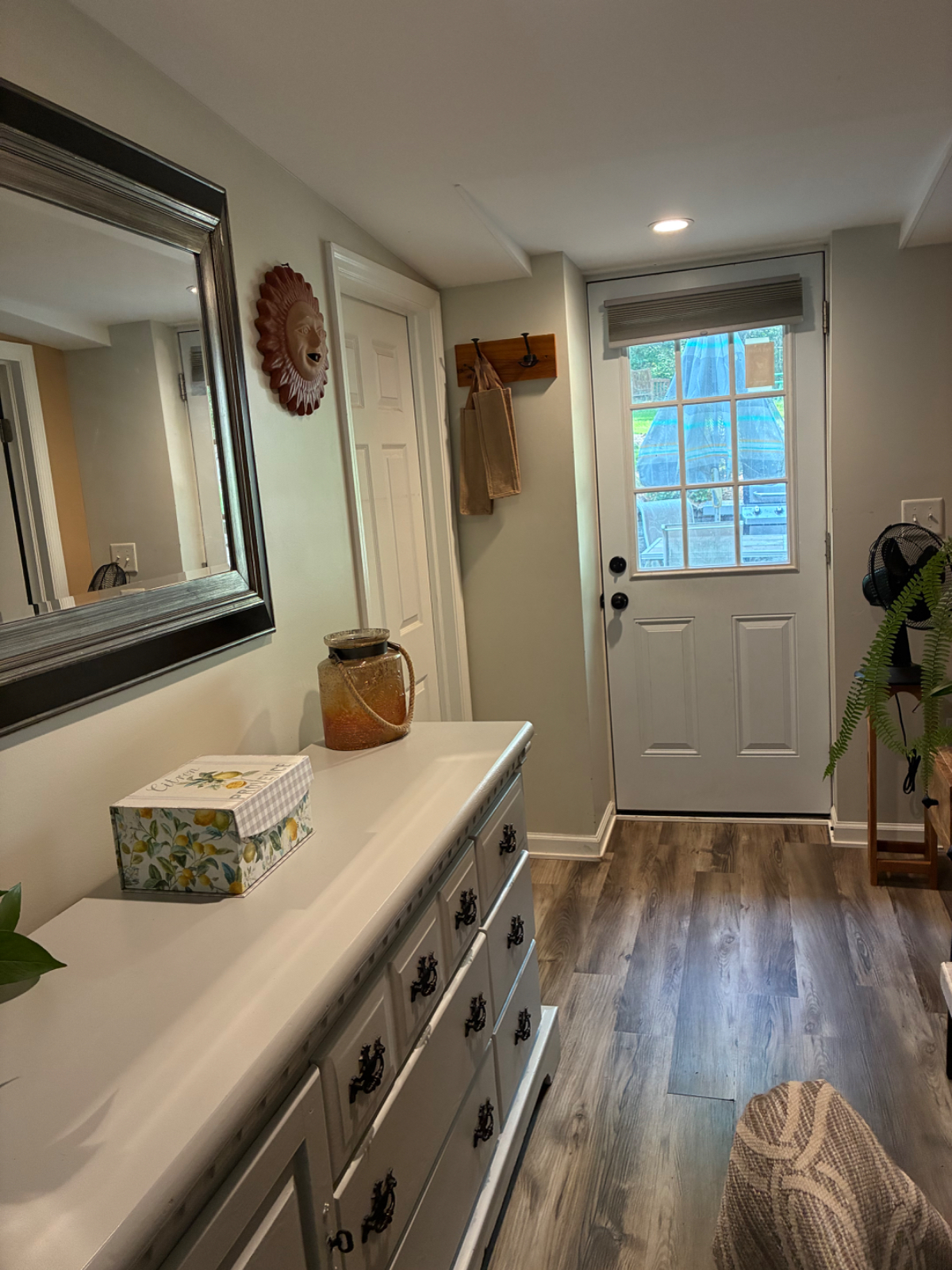 Peaceful Waterfront Retreat Featuring Private Room Shared Amenities And Prime Location - Photo 6