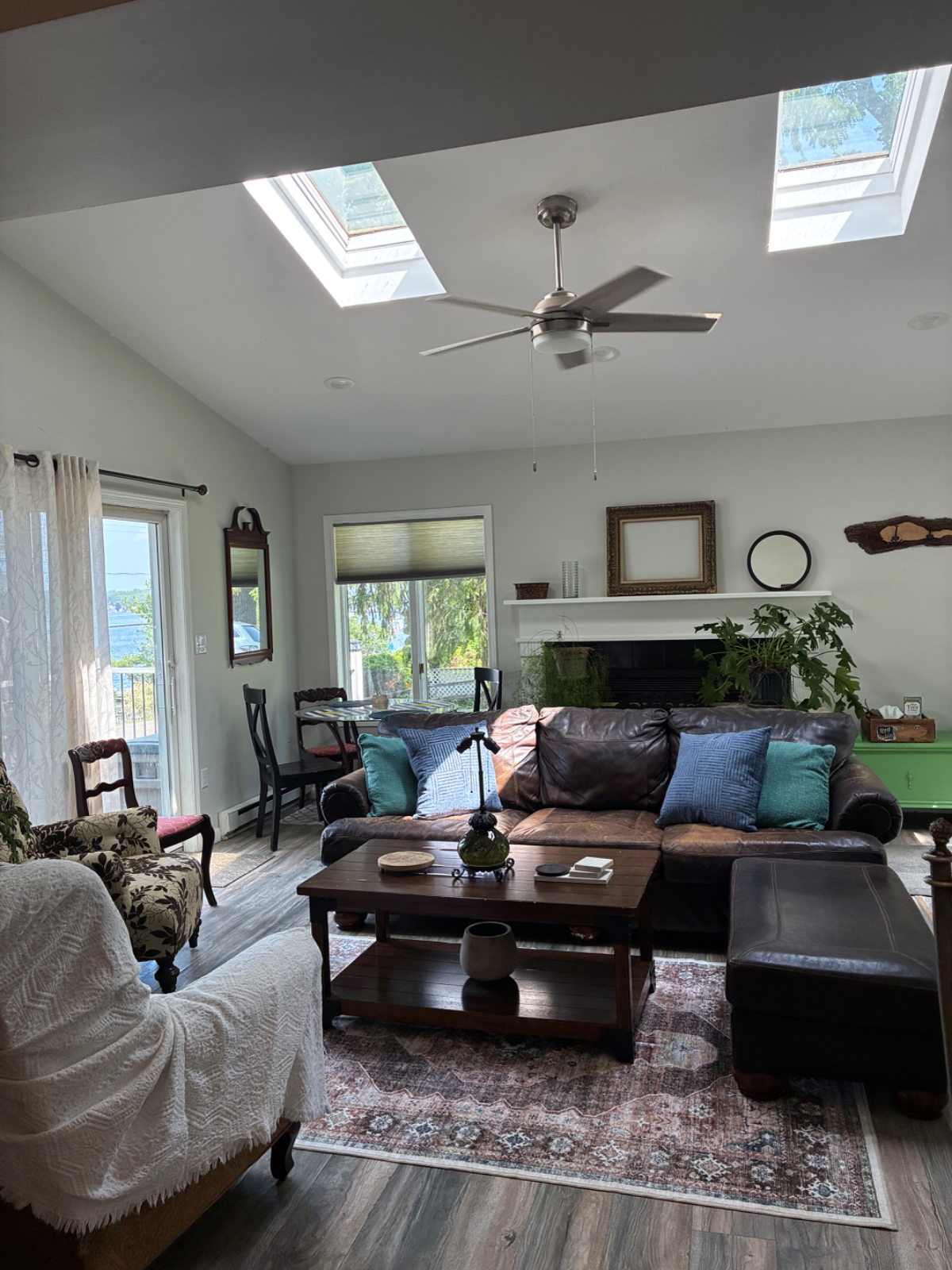 Peaceful Waterfront Retreat Featuring Private Room Shared Amenities And Prime Location - Photo 10