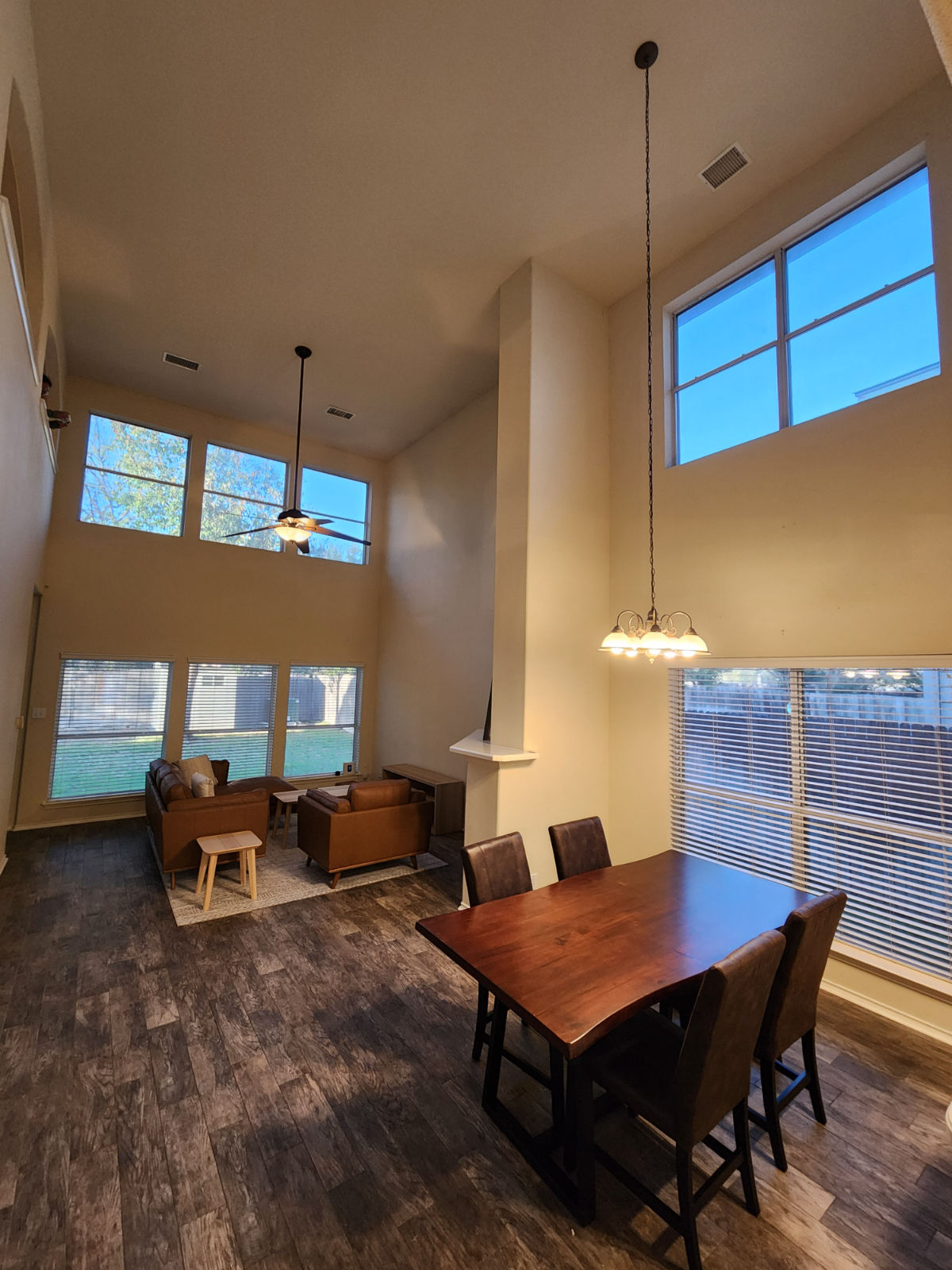 Quiet, Private Room on Second Floor - Photo 5