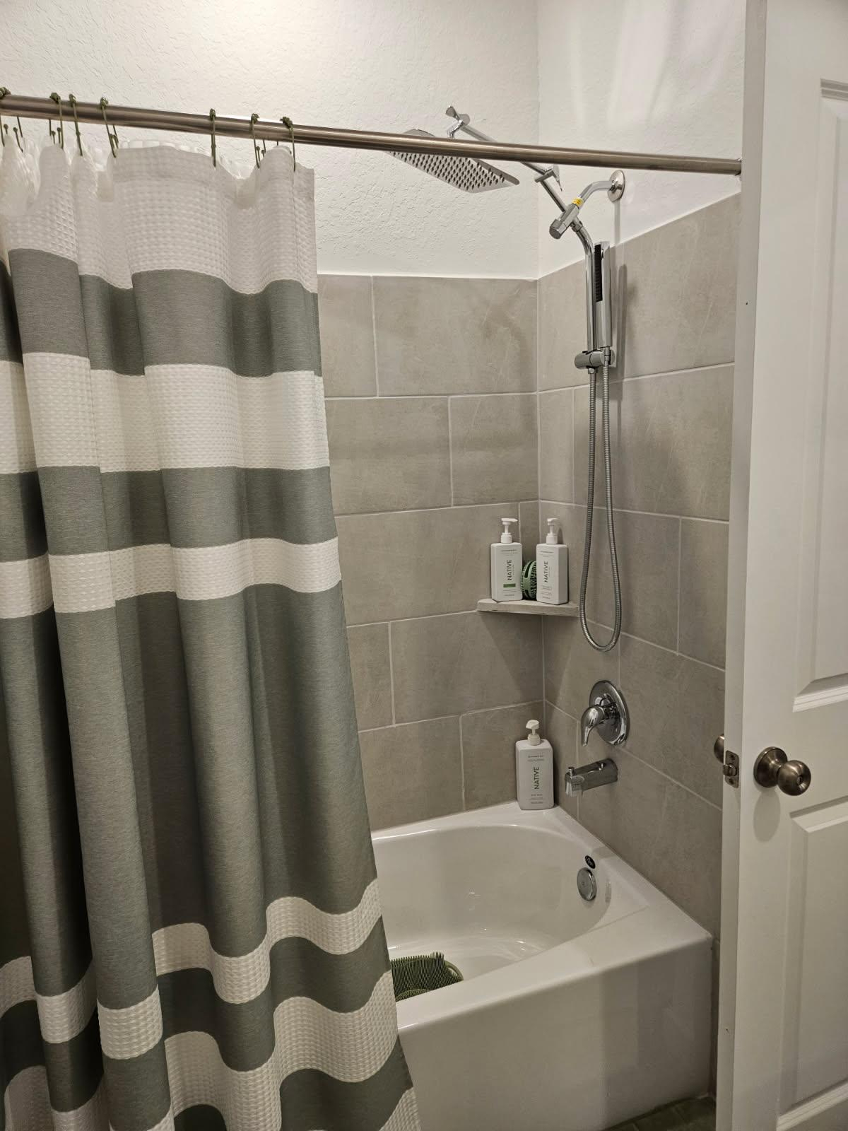 Private Room In A Brand-New Home W/ With Outdoor Oasis & Hot Tub Near Major Hospitals - Photo 5