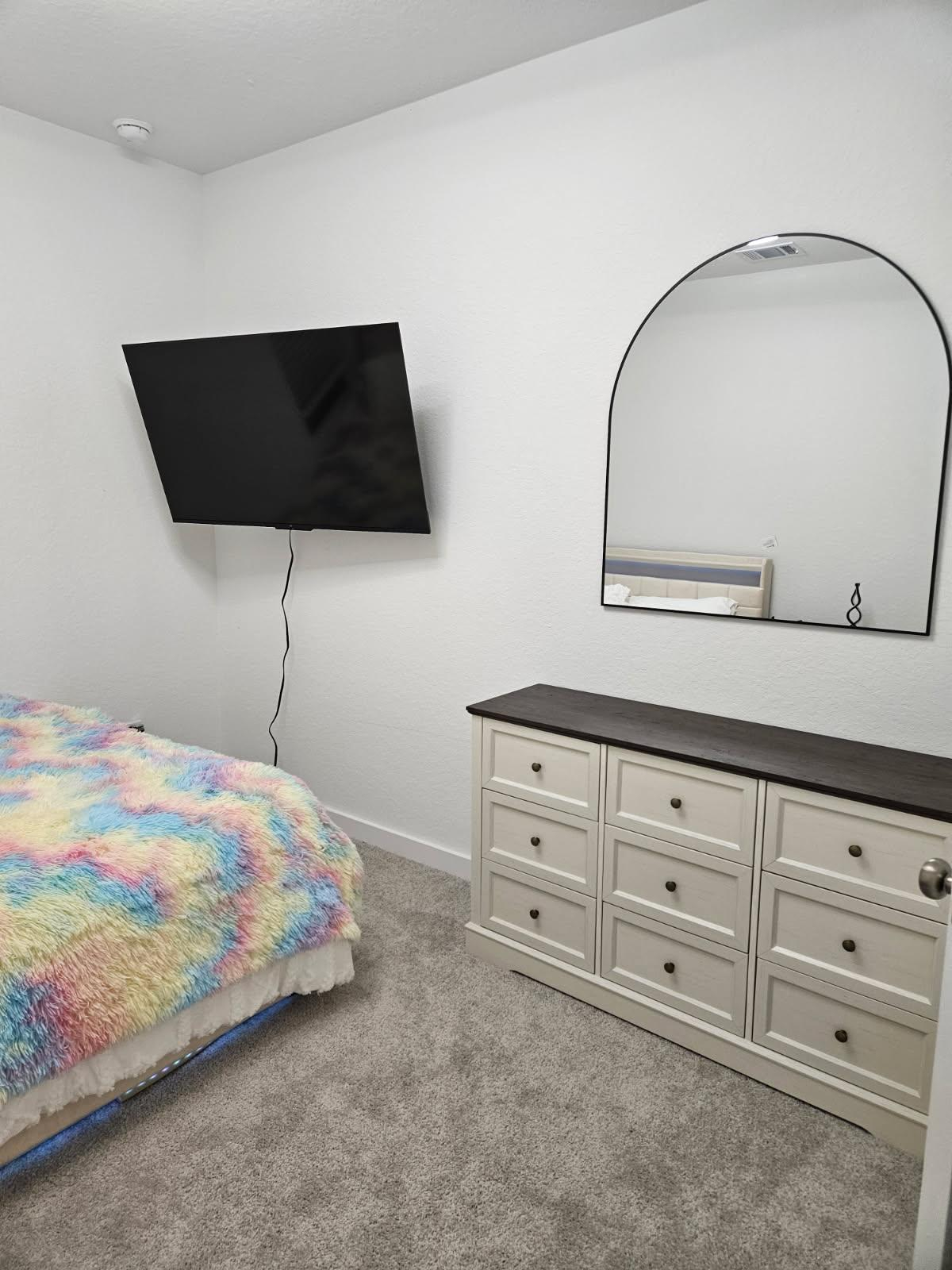 Private Room In A Brand-New Home W/ With Outdoor Oasis & Hot Tub Near Major Hospitals - Photo 3