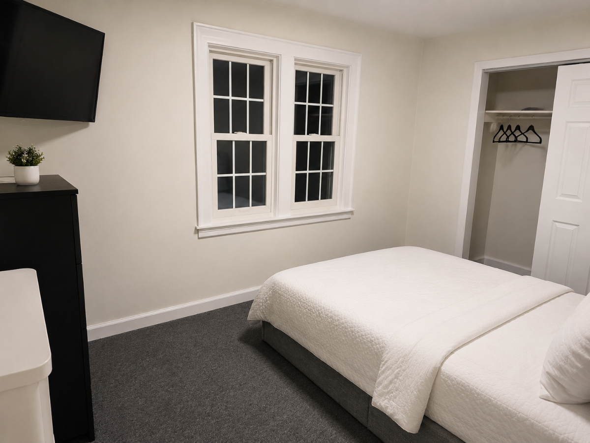 Quiet Furnished Room Near Queens Hospitals & Transit - Photo 1