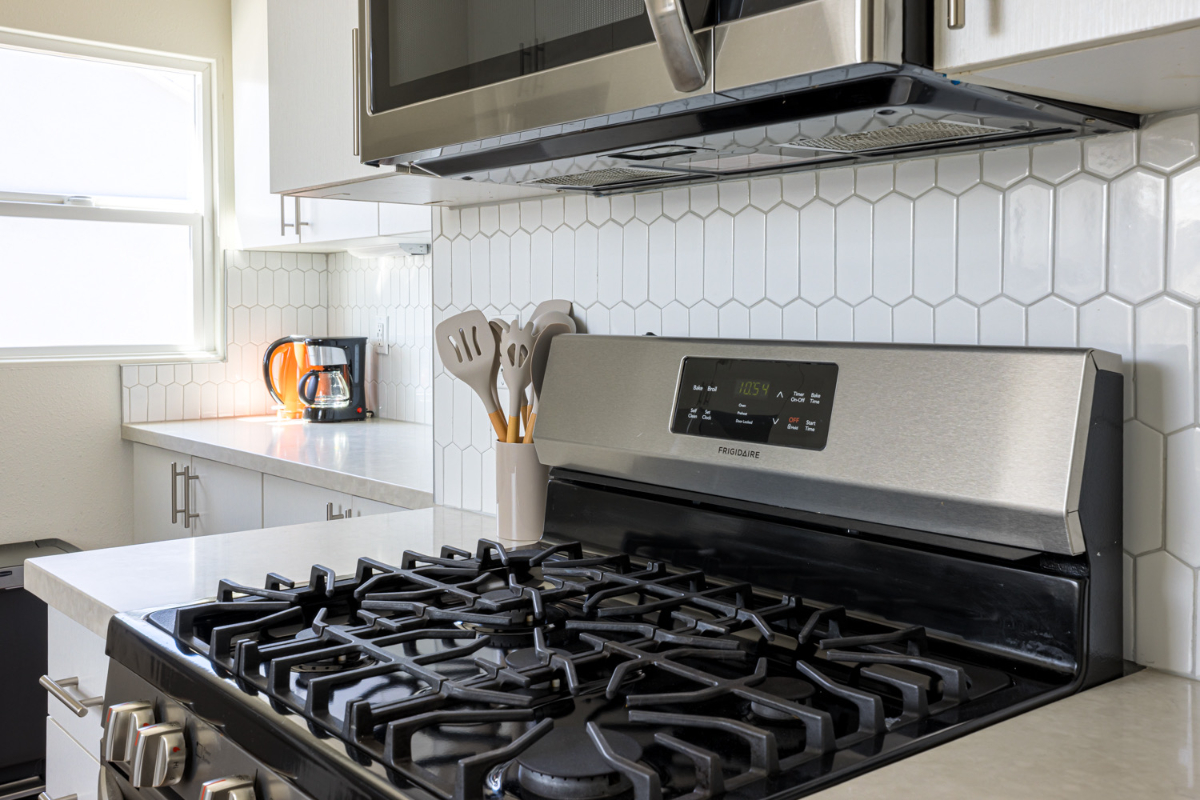 Bright, Stylish Home with Parking - Photo 4