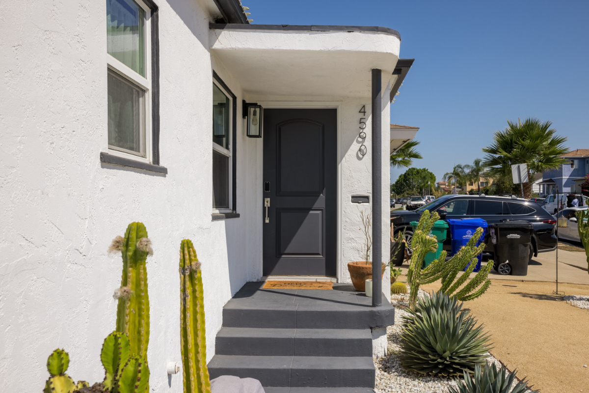 Bright, Stylish Home with Parking - Photo 5