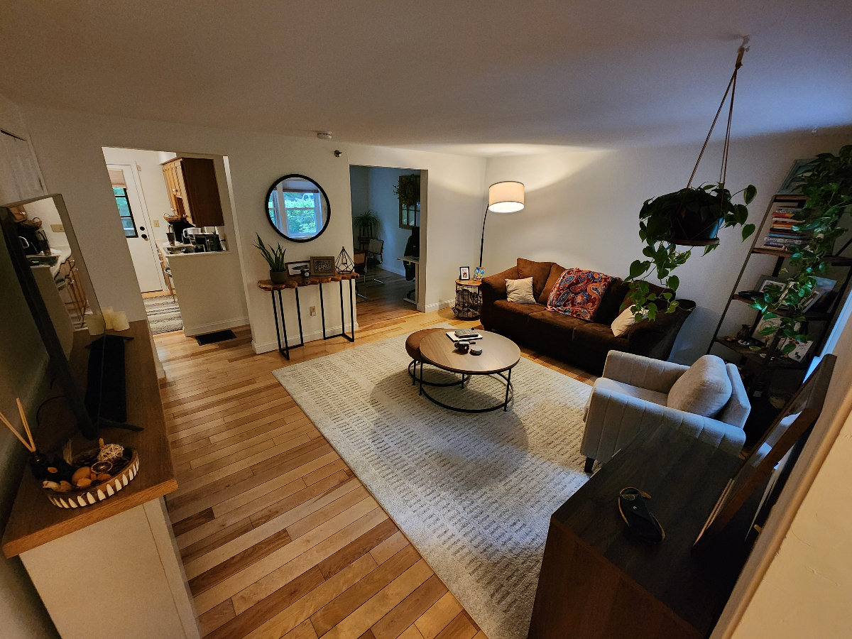 Minutes to UVMMC  Cozy stay with Off-Street Parking - Utilities & WiFi Included - Photo 2