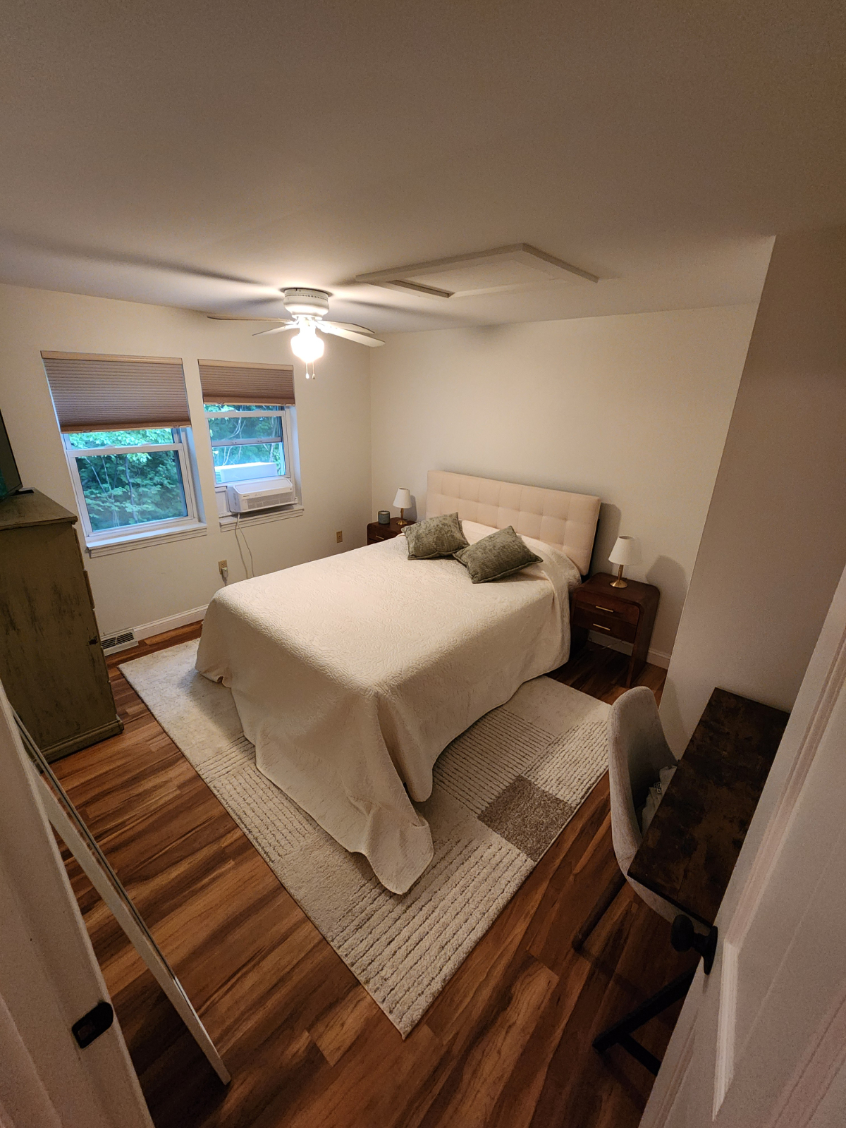 Minutes to UVMMC  Cozy stay with Off-Street Parking - Utilities & WiFi Included - Photo 3