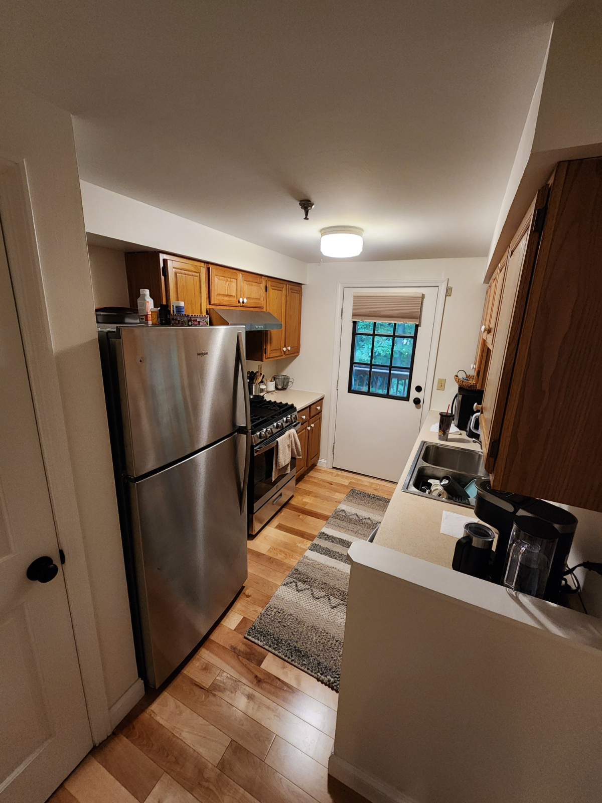 Minutes to UVMMC  Cozy stay with Off-Street Parking - Utilities & WiFi Included - Photo 4