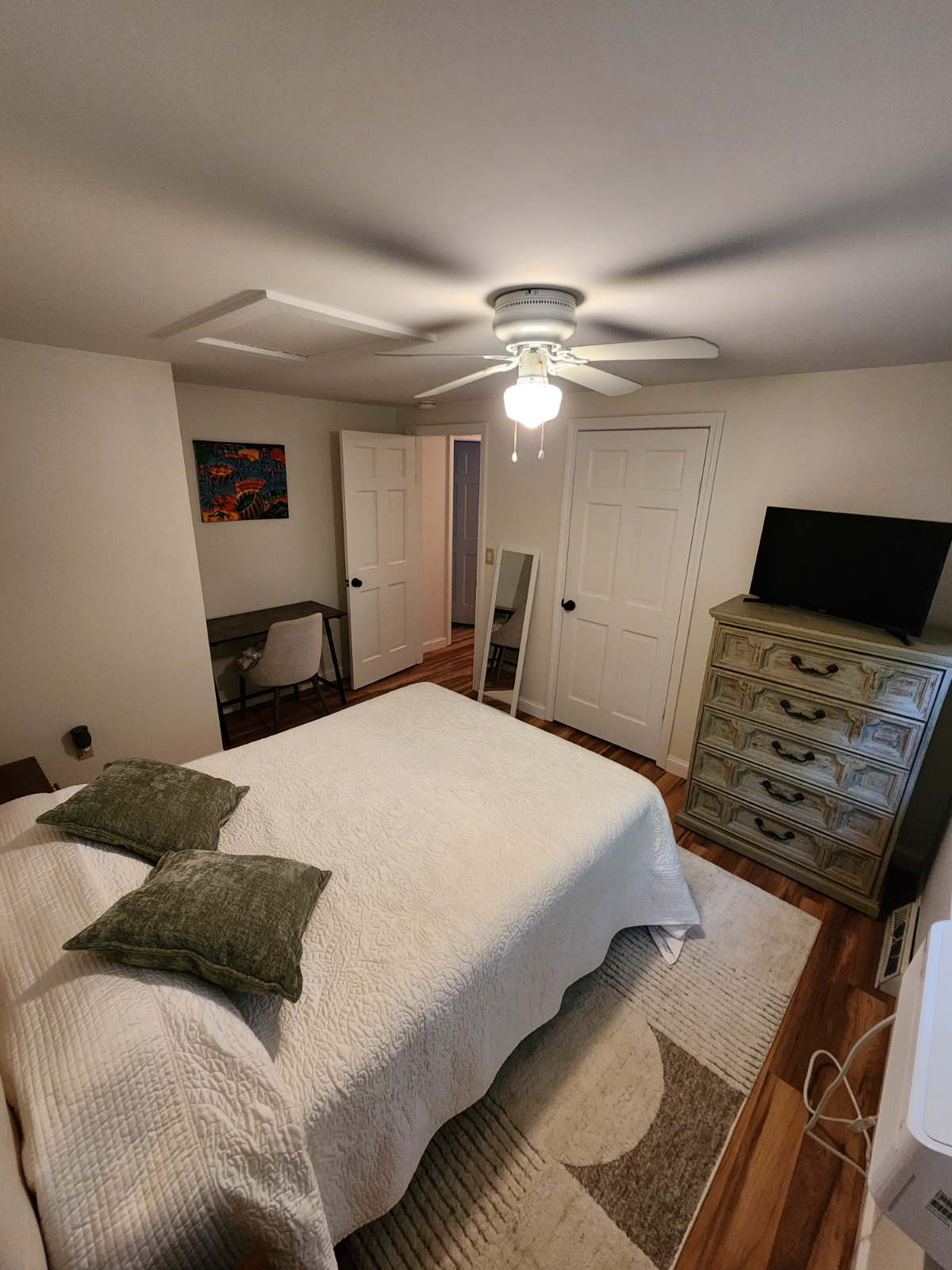 Minutes to UVMMC  Cozy stay with Off-Street Parking - Utilities & WiFi Included - Photo 5