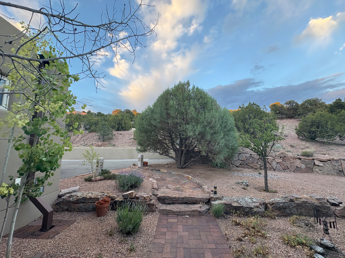 Partial Tesuque Home with Gorgeous Views - Photo 7