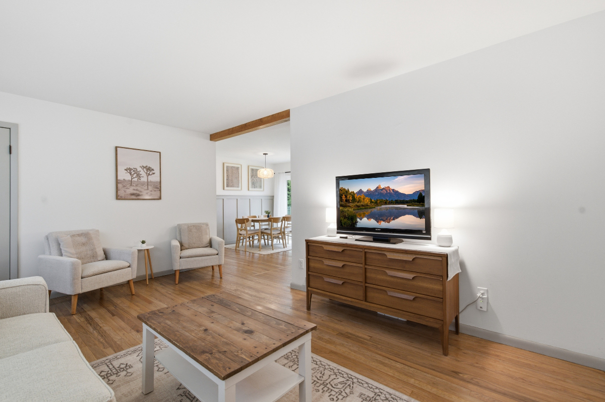Saratoga Springs Mid-Century Ranch - Photo 4