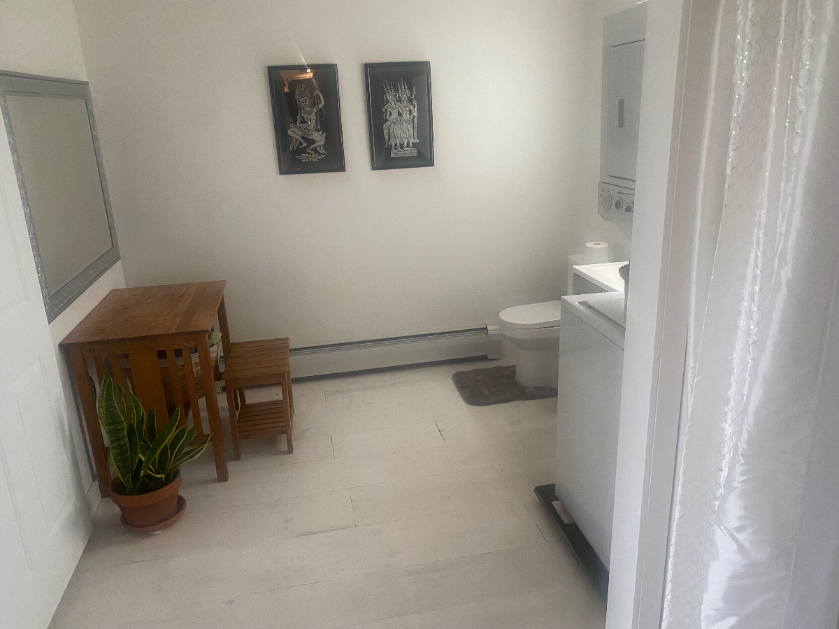 Fantastic location, amazing views, bight space with amazing views - Photo 11