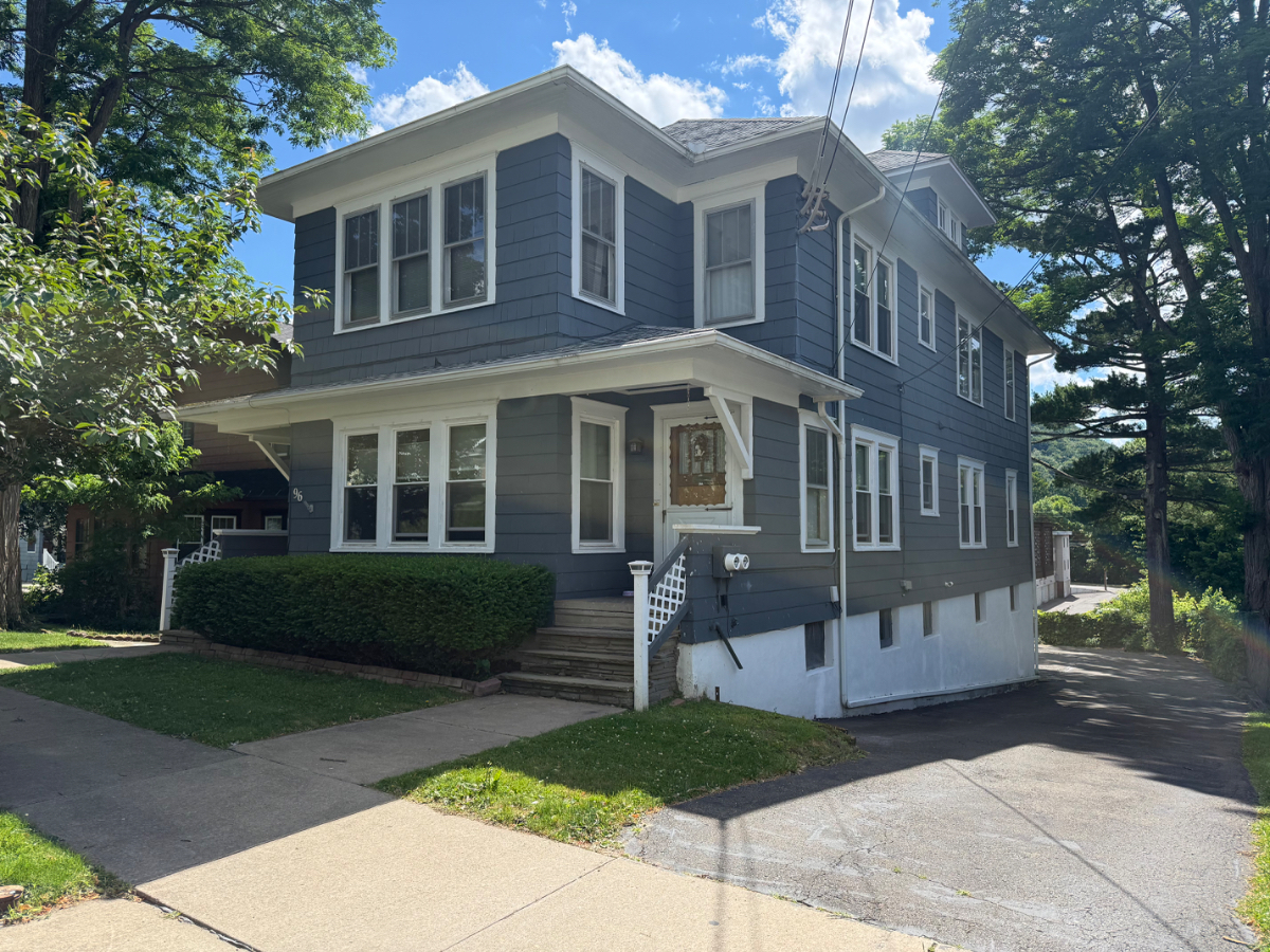 Beautiful Professional Duplex! Comfortable, convenient and relaxing. Close to hospitals and universi - Photo 2
