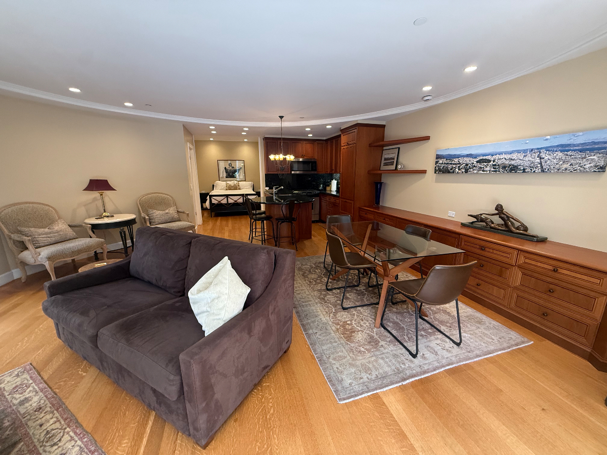 Luxury Furnished Marina Condo | Private Garden | 1BD/1.5B - Photo 2