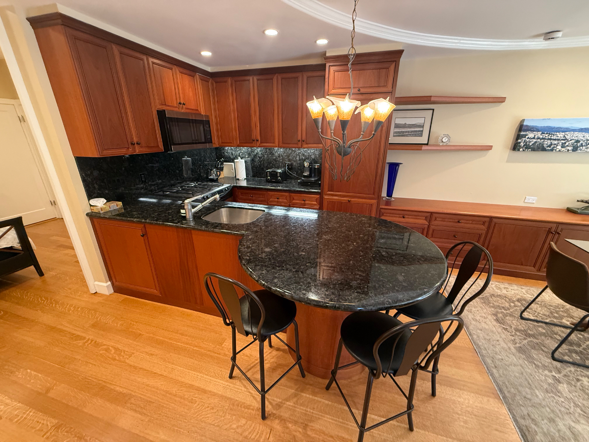 Luxury Furnished Marina Condo | Private Garden | 1BD/1.5B - Photo 1