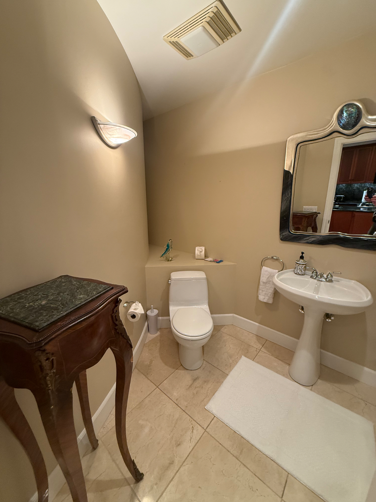Luxury Furnished Marina Condo | Private Garden | 1BD/1.5B - Photo 4
