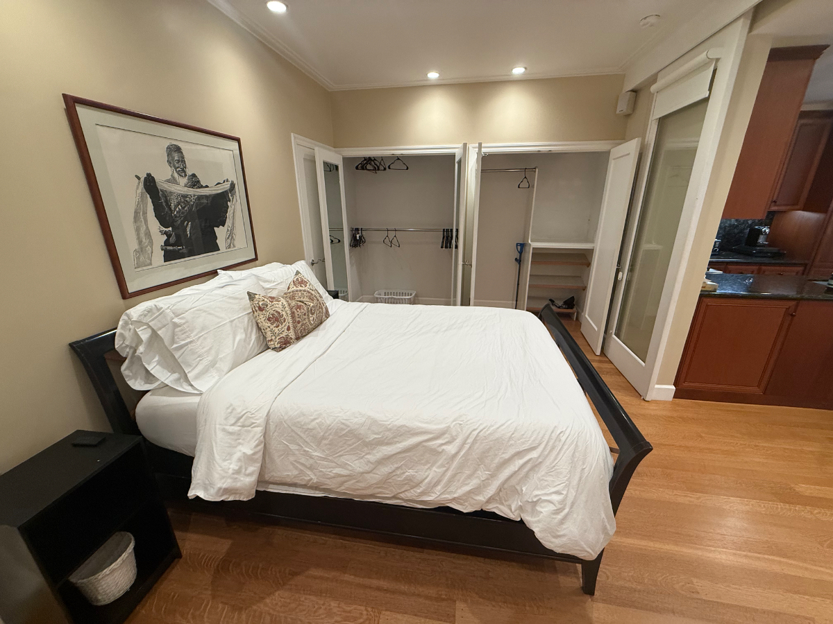 Luxury Furnished Marina Condo | Private Garden | 1BD/1.5B - Photo 5