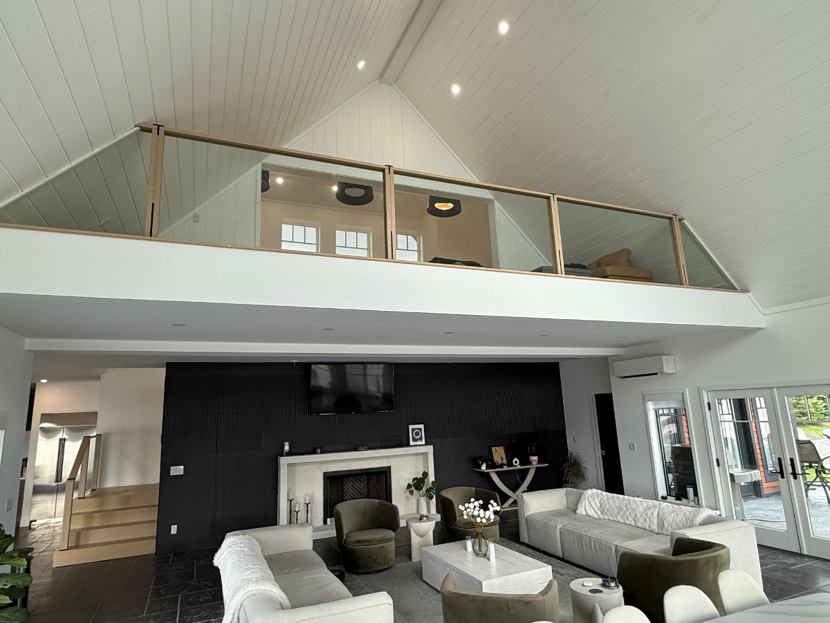 Beautiful furnished room available in newly built, Lakeside home - Photo 10