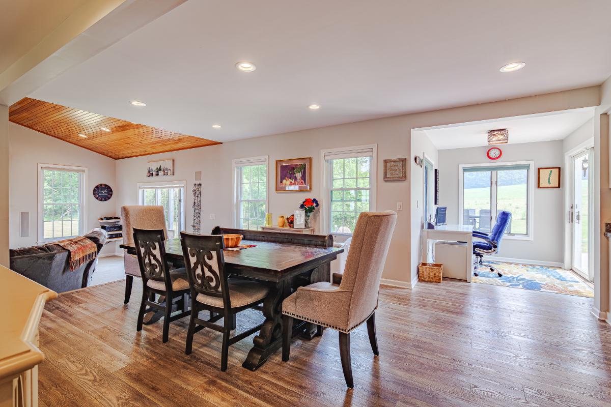 Lake Home - Photo 7