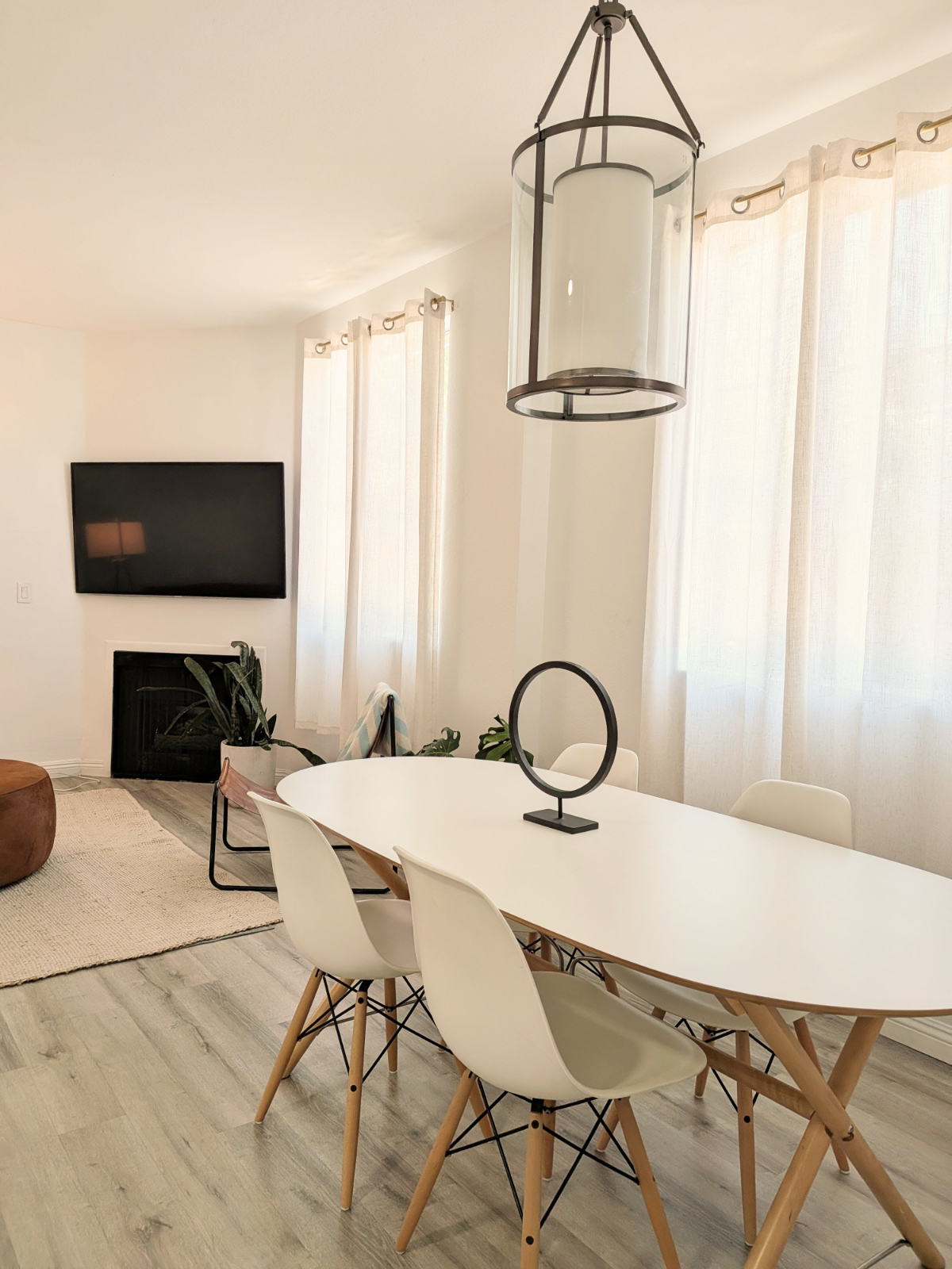 Bright Serene Furnished Corner Suite | High Ceilings | Near UCLA - Photo 5