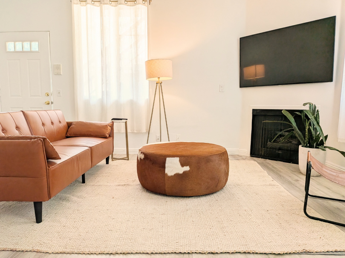 Bright Serene Furnished Corner Suite | High Ceilings | Near UCLA - Photo 3