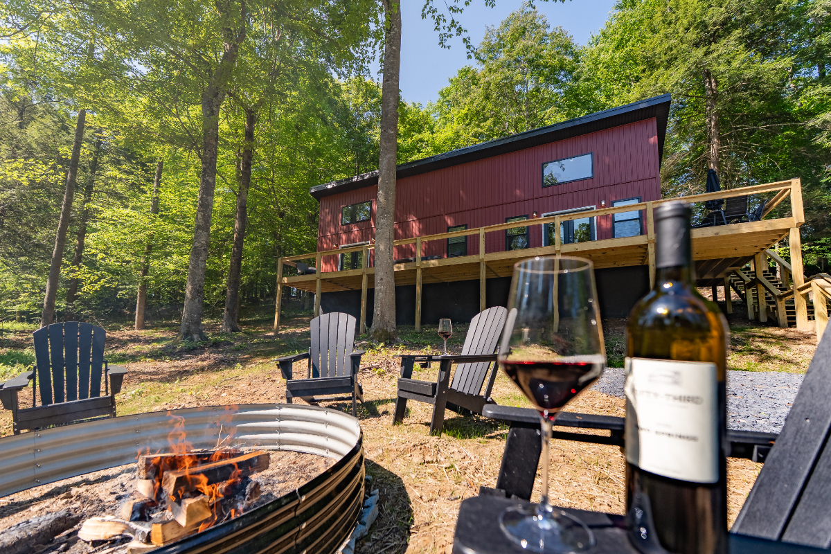 Modern 3BR Cabin near NRG & Fayetteville/Summersville Hospitals - Photo 11