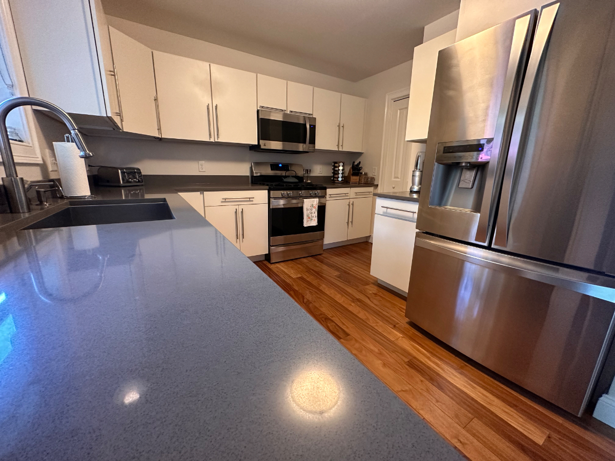 Cozy Haven-5 Corners Condo-Perfect Location! - Photo 2