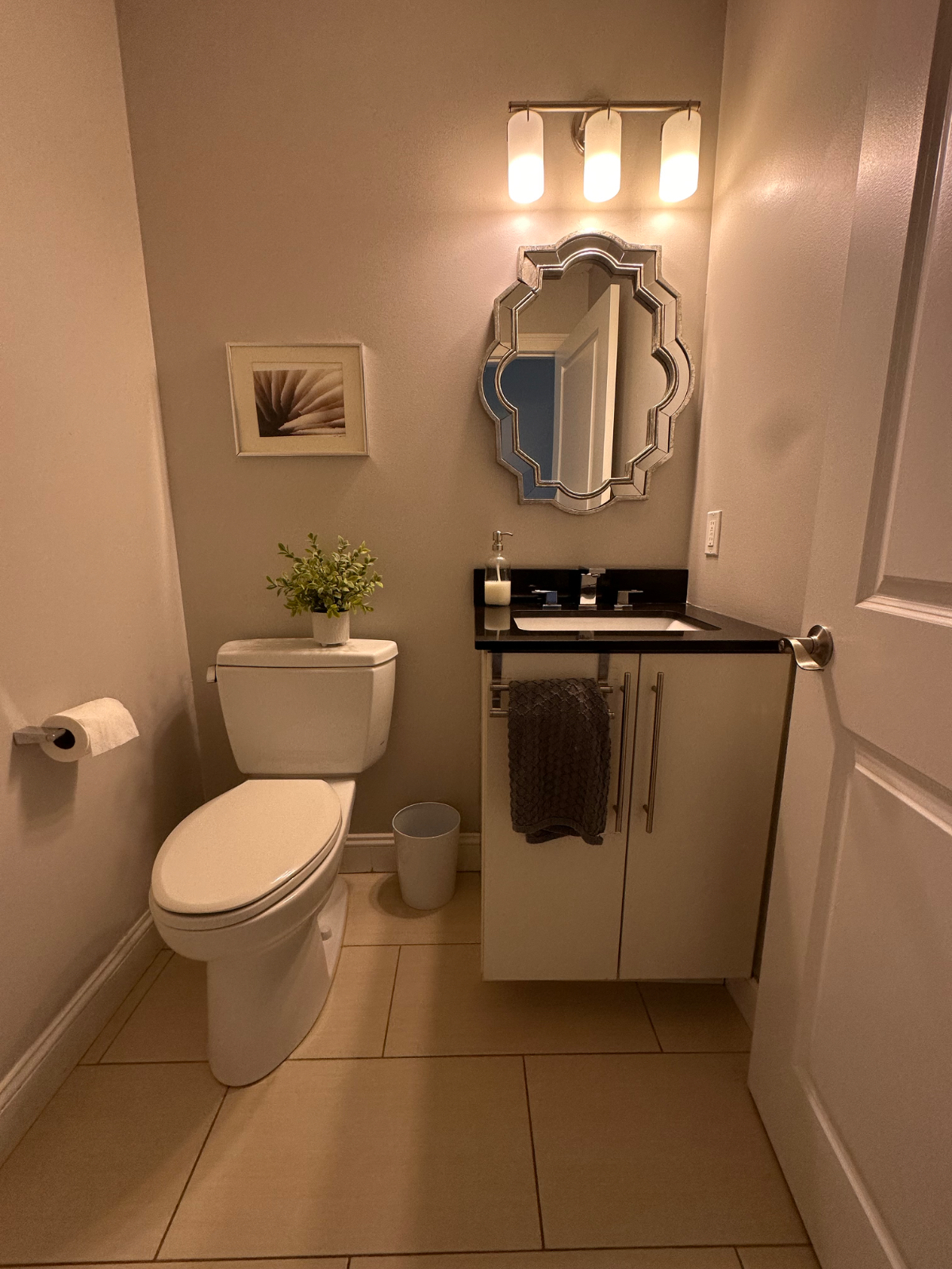 Cozy Haven-5 Corners Condo-Perfect Location! - Photo 8