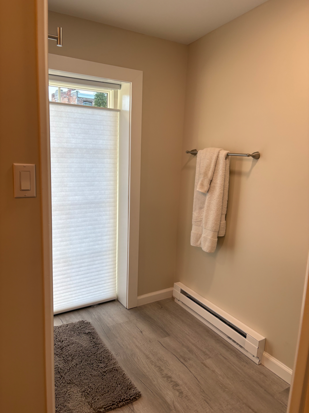 Charming Fully Renovated Carriage House (W/D and Patio) - Photo 9