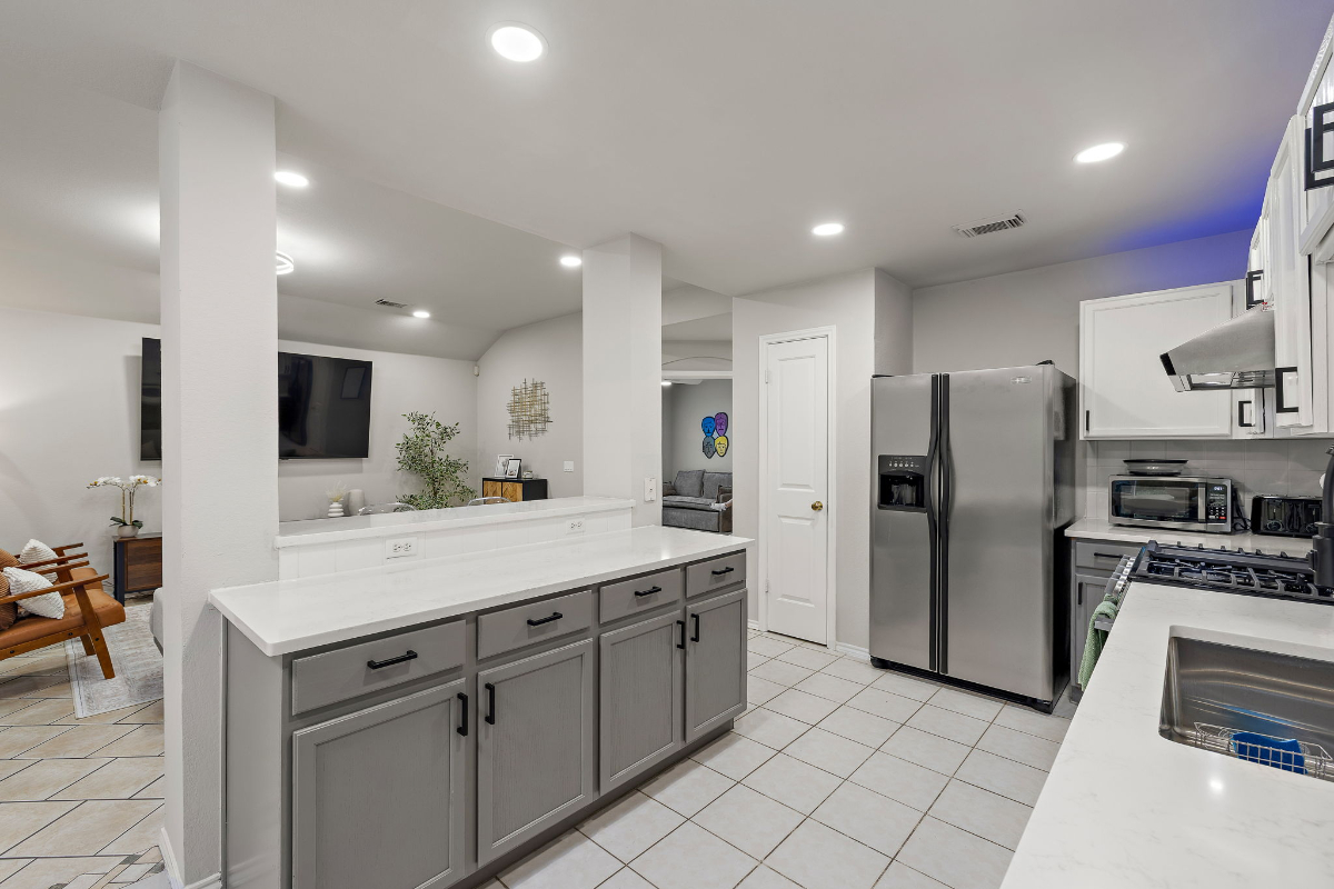 Renovated & Furnished 3BR/2BA + Office | Walk to Top Schools & Milburn Park - Photo 9