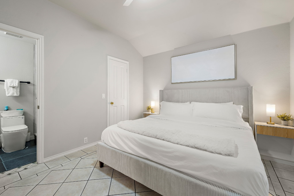 Renovated & Furnished 3BR/2BA + Office | Walk to Top Schools & Milburn Park - Photo 10