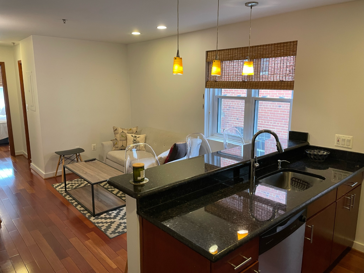 Cozy, remodeled 1 Bed 1 Bath - Photo 1