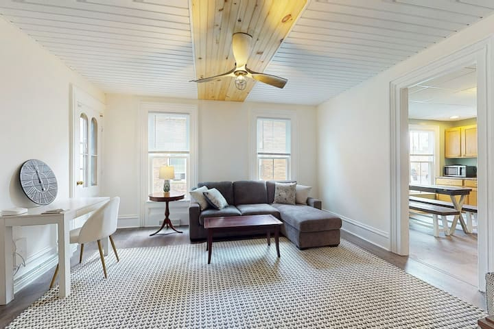 Refurbished First Floor Home Near CMAC, Canandaigua Lake, And Major Medical Centers - Photo 3