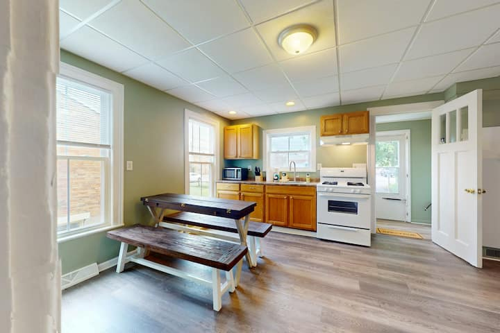 Refurbished First Floor Home Near CMAC, Canandaigua Lake, And Major Medical Centers - Photo 6