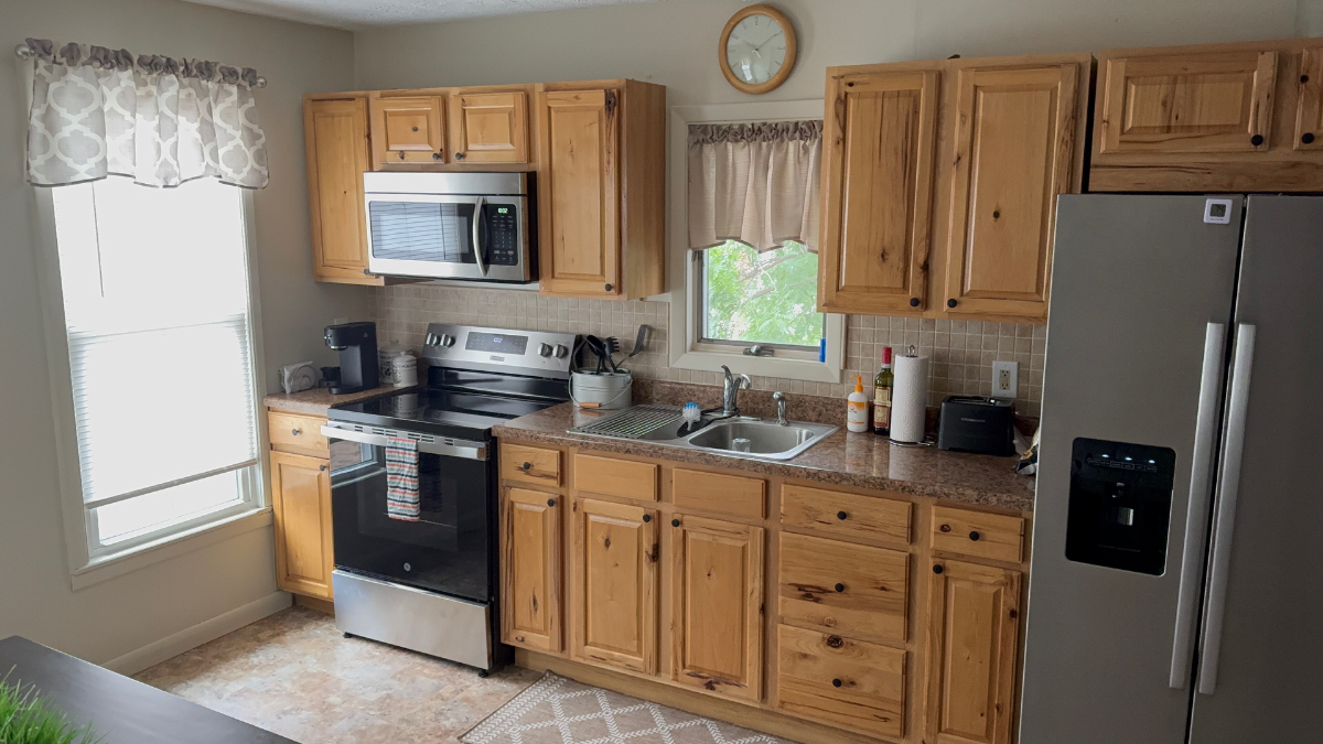 Refurbished First Floor Home Near CMAC, Canandaigua Lake, And Major Medical Centers - Photo 8
