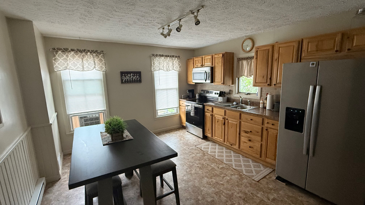 Refurbished First Floor Home Near CMAC, Canandaigua Lake, And Major Medical Centers - Photo 7