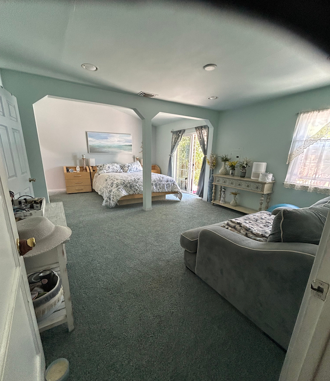 Beautiful airy West L.A. family home available for up to 3 months starting mid-Sept - Photo 2