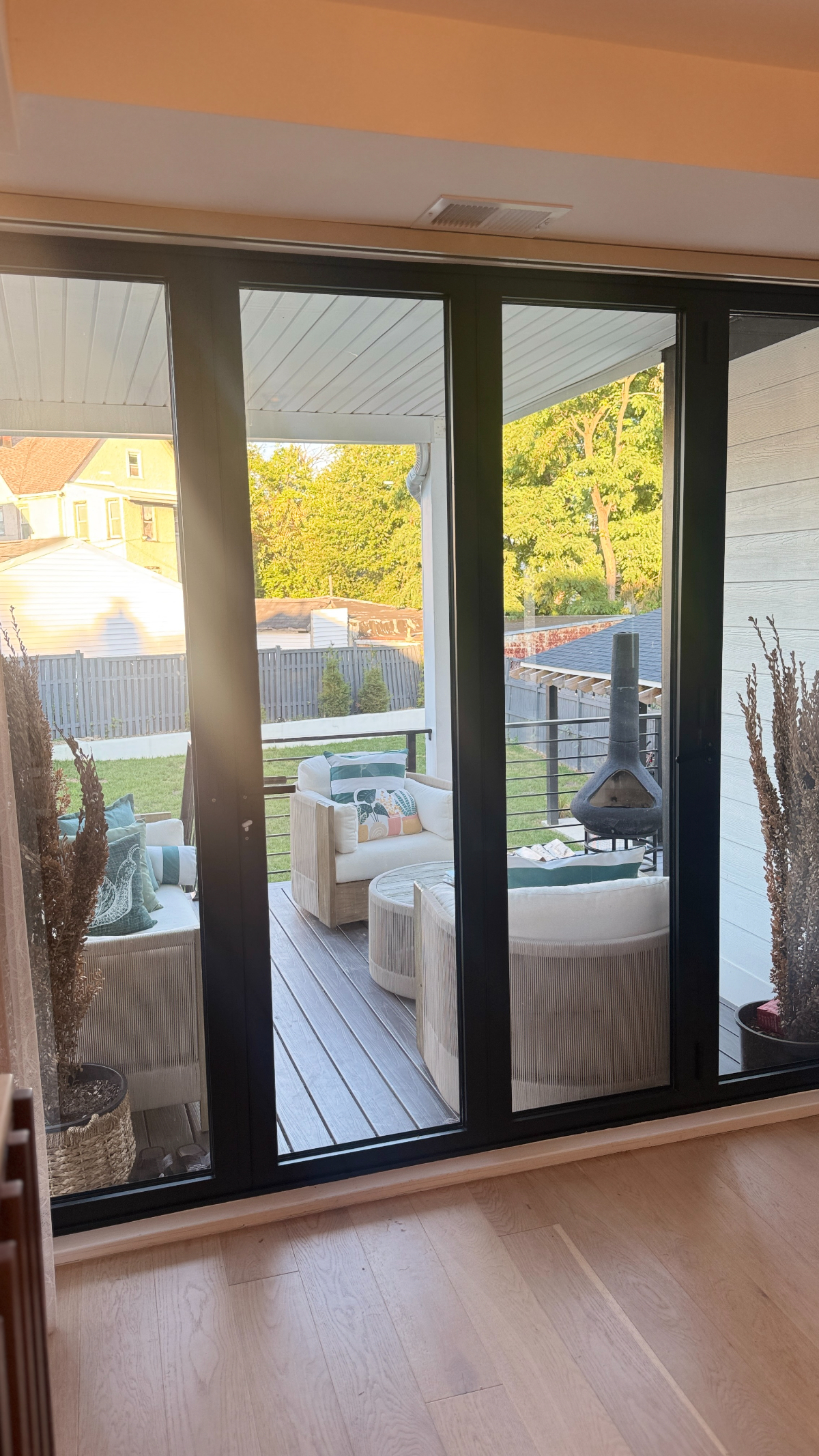 Coxy, Luxuriously Furnished Multi-Level Home with Outdoor Living, Smart Home Features & Driveway - Photo 7